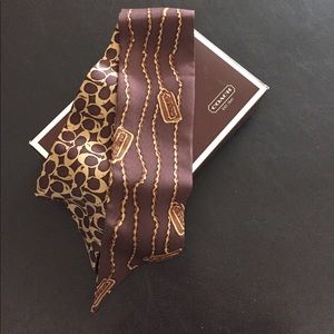 Small Coach logo scarf.